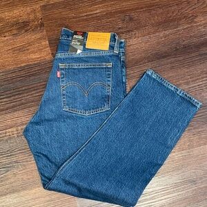 Levis Wedgie Straight Jeans